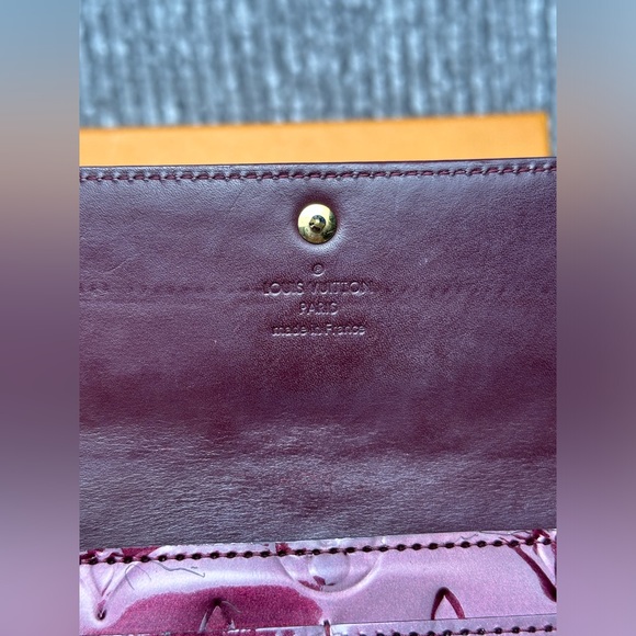 LOUIS VUITTON WALLET - MAROON CARD & CASH WALLET - Picture 9 of 12